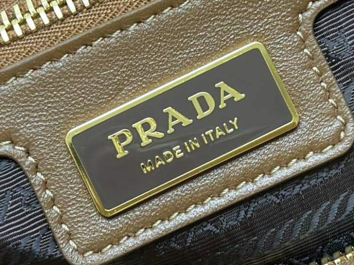 Picture of Prada Handbags _SKUfw180112248fw